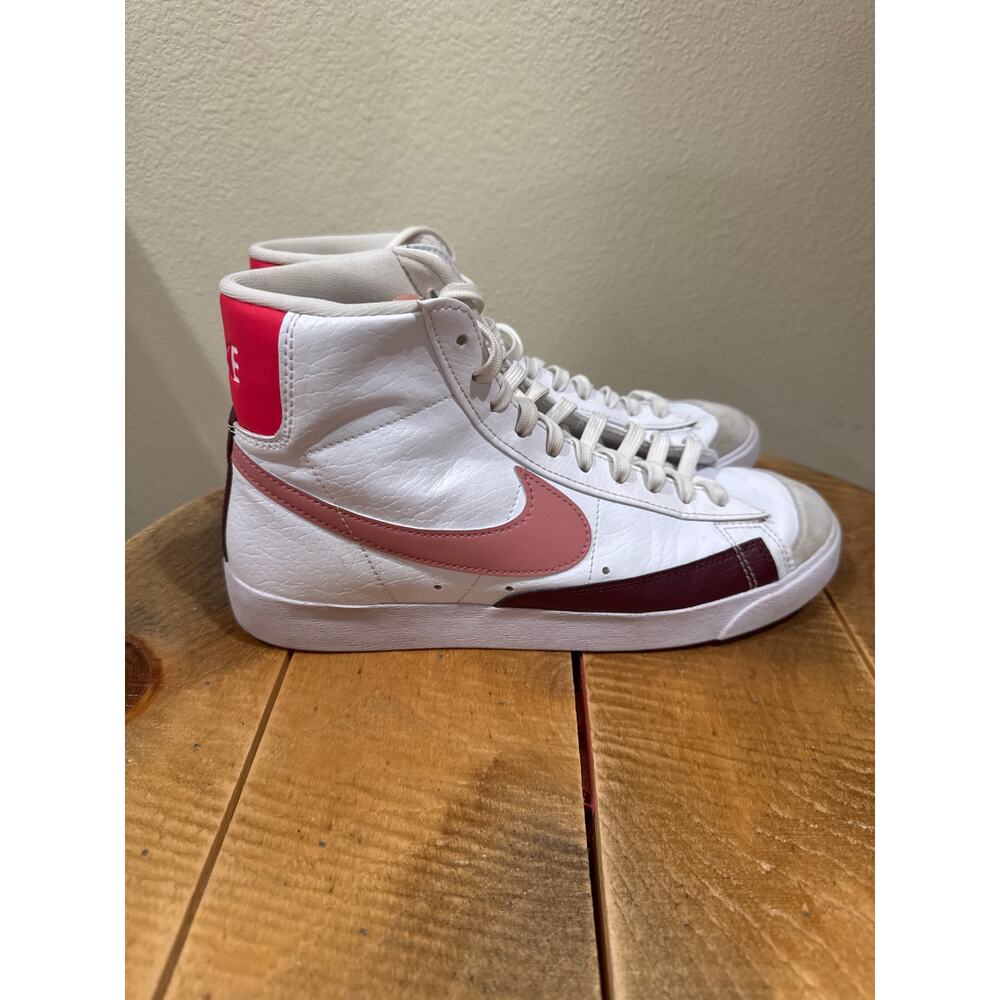 Nike Women's Blazer Mid '77 Next Nature White/Red Stardust-Night Maroon size 10